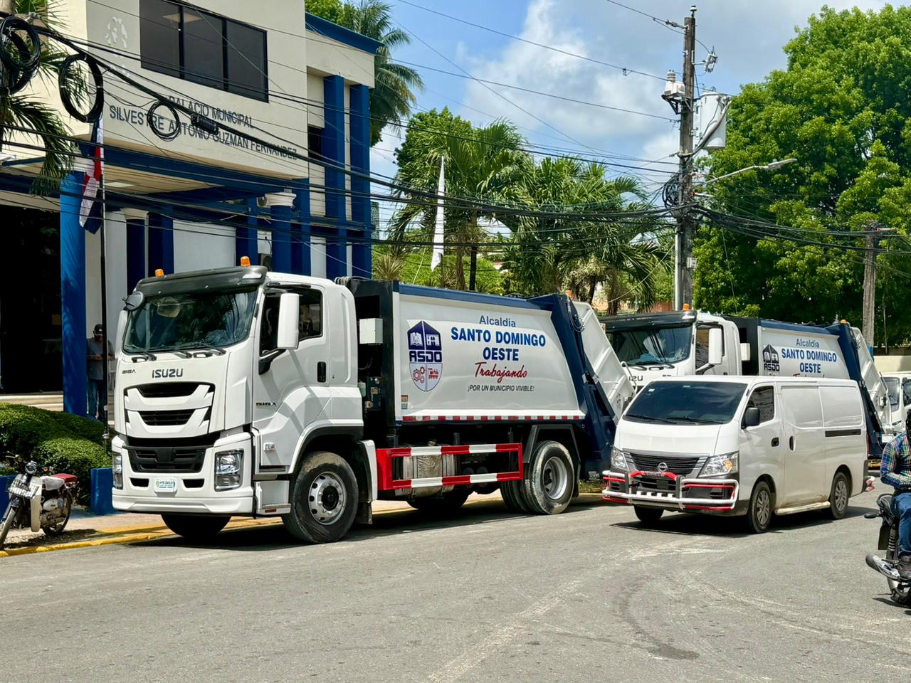 ayuntamiento-de-sdo-incorpora-cinco-camiones-para-recogida-de-basura