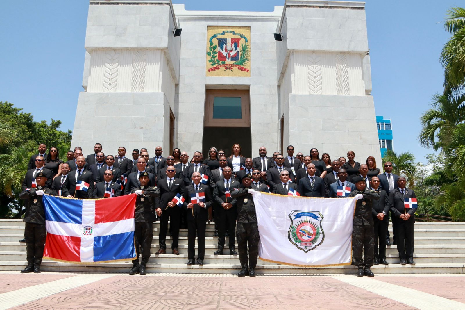 abinader-asciende-a-634-agentes-de-la-dncd-bajo-nueva-carrera-institucional