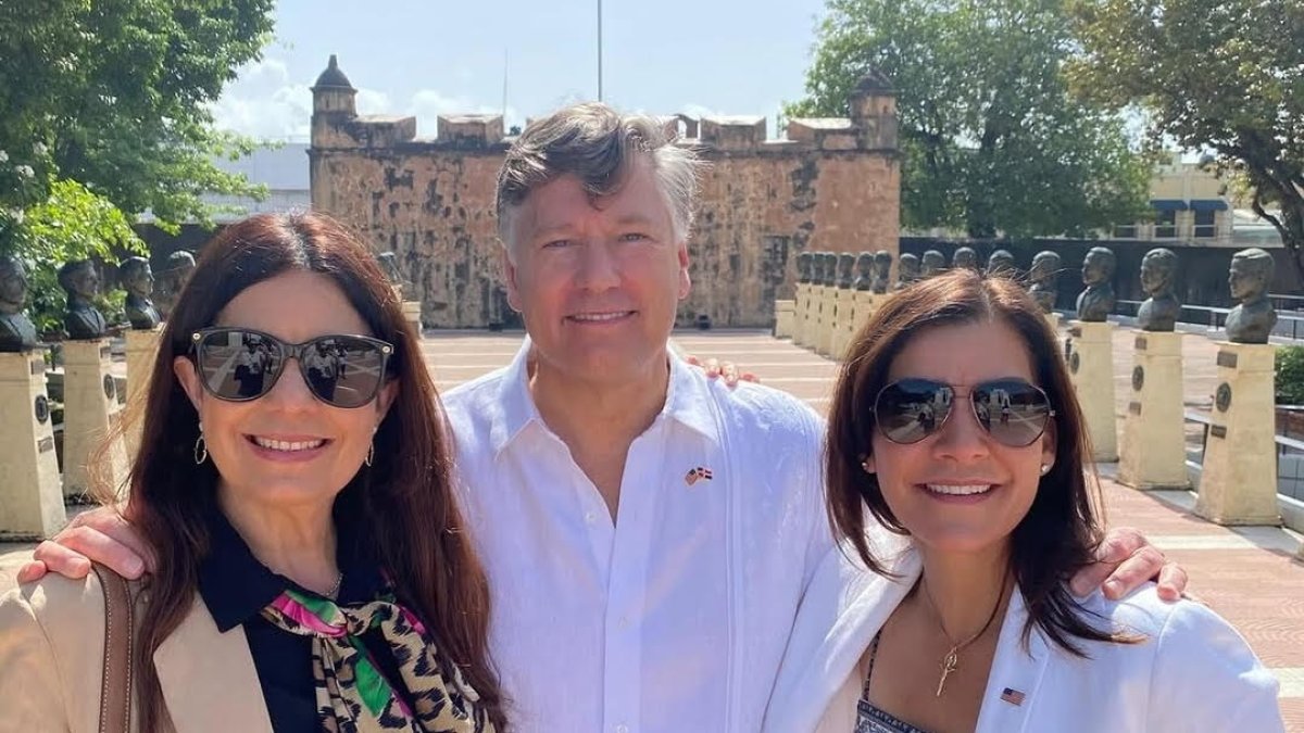 christopher-landau-en-visita-rd:-reuniones-con-empresarios-y-recorrido-por-zona-colonial