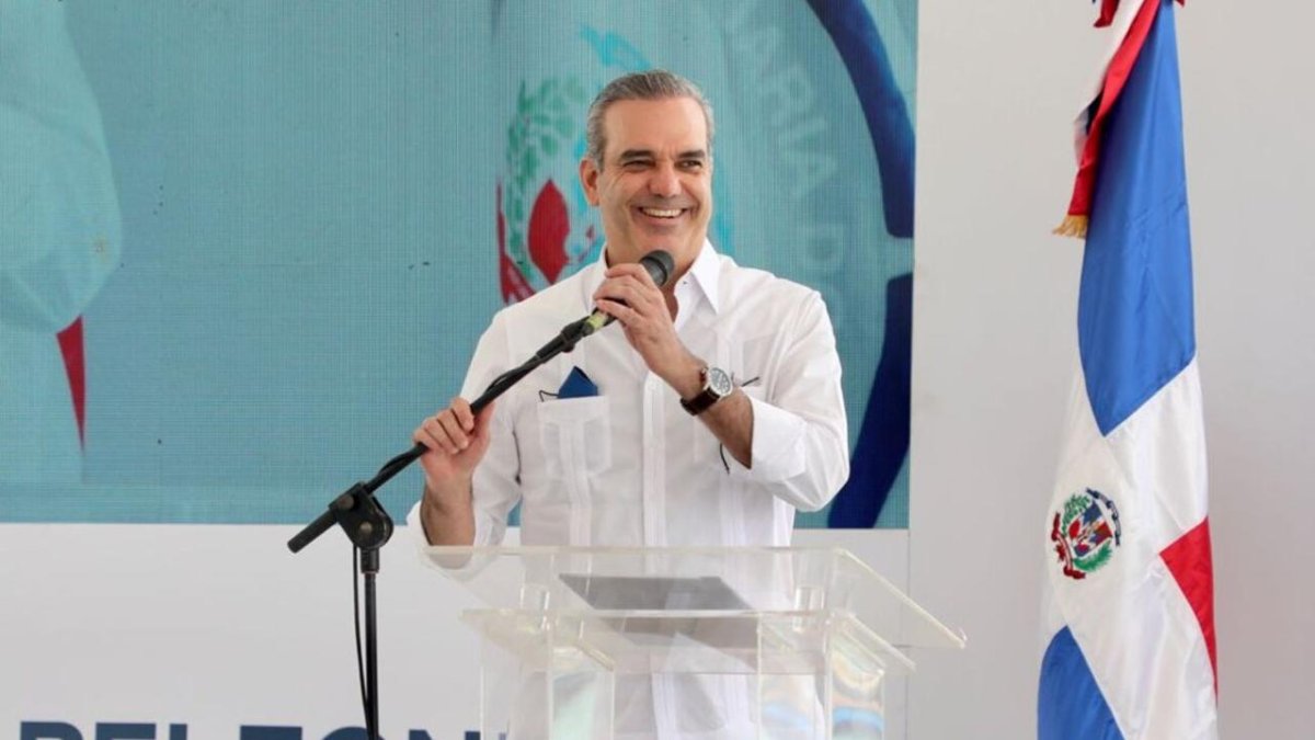 abinader-felicita-madres-dominicanas:-«el-motor-de-nuestra-nacion-y-pilar-de-nuestros-hogares»