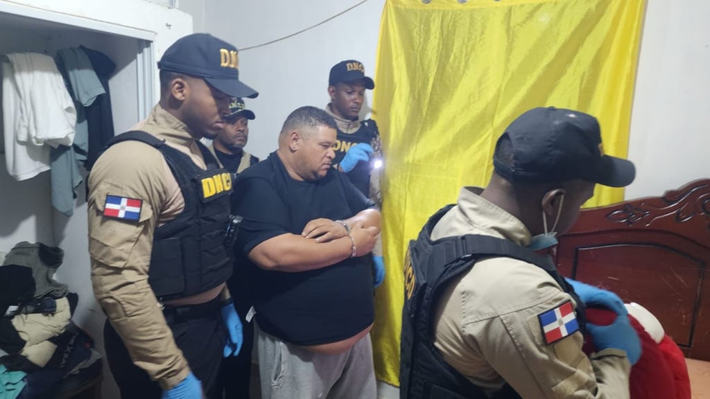 cae-presunto-distribuidor-con-sustancias-ilicitas-y-dinero-durante-operativo-en-sabana-grande-de-boya