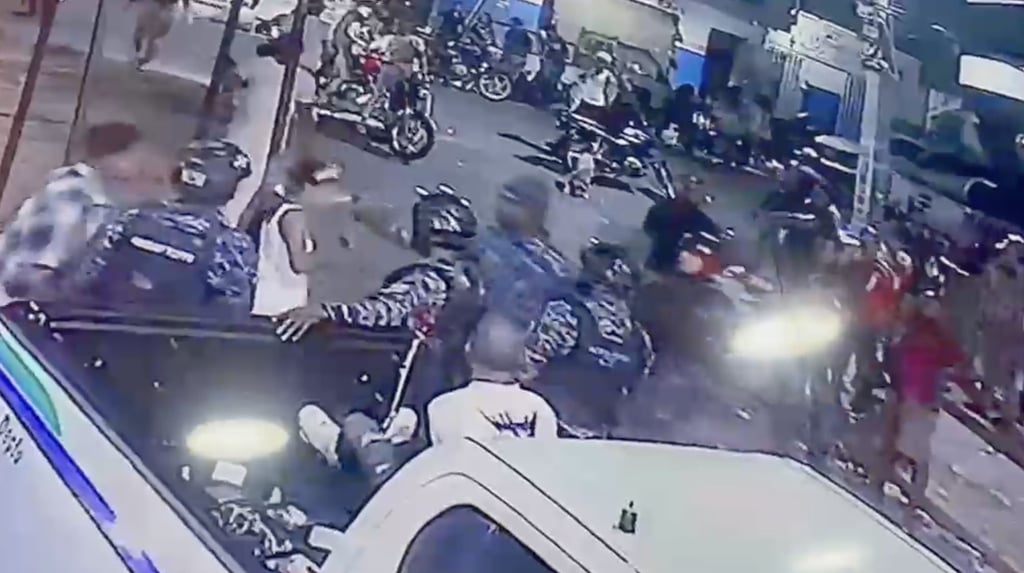 joven-denuncia-agresion-con-gas-pimienta-en-incidente-con-oficial-policial-en-el-ensanche-luperon