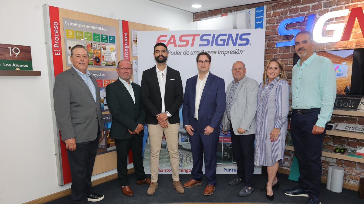 fastsigns-amplia-operaciones-con-nueva-sede-en-punta-cana