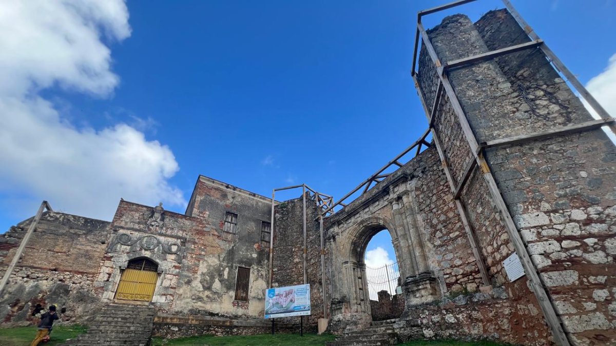 un-«esqueleto-de-acero»-salva-a-las-ruinas-de-san-francisco-de-un-colapso-inminente-hasta-que-sean-intervenidas