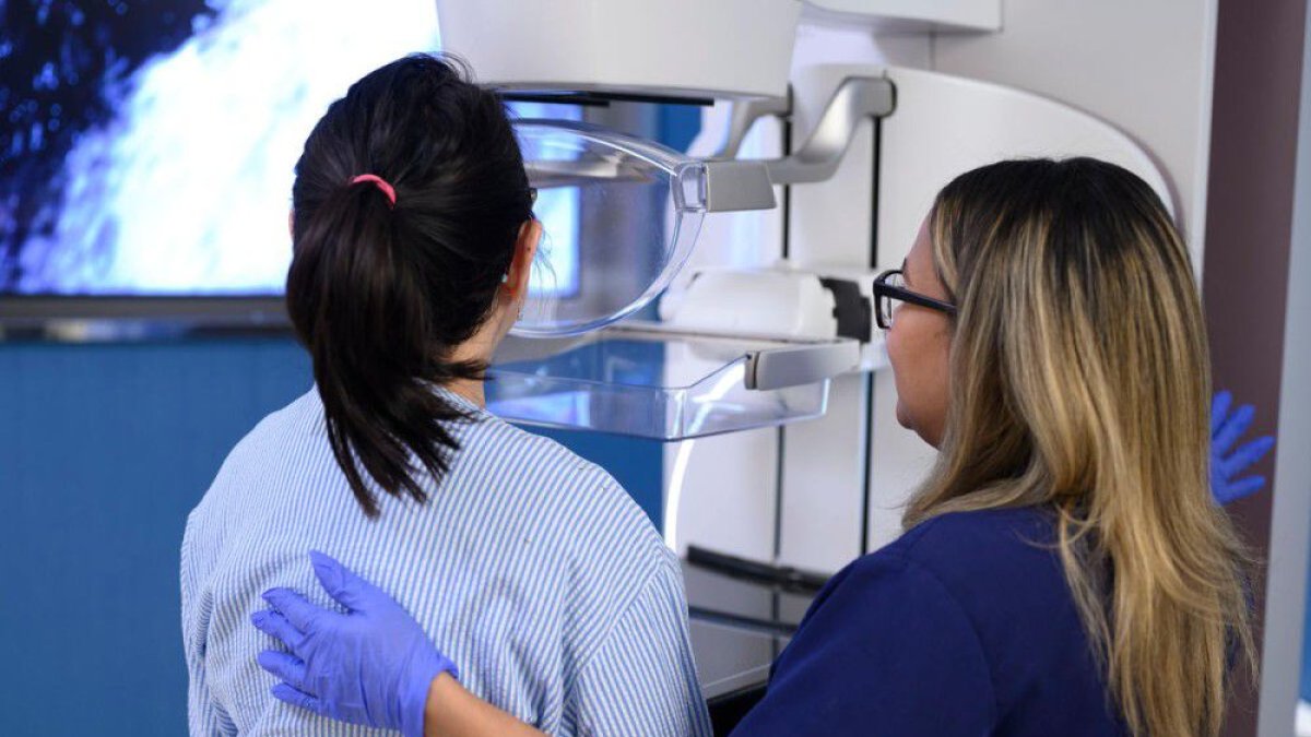 investiga-factores-de-riesgo-de-cancer-de-mama-en-pacientes-jovenes-y-resistencia-al-tratamiento