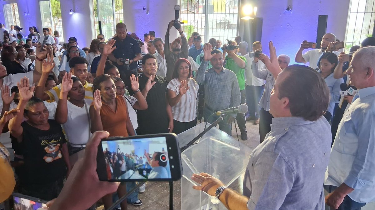 paliza-juramenta-al-scretario-general-del-comite-municipal-de-la-fuerza-del-pueblo-de-cotui