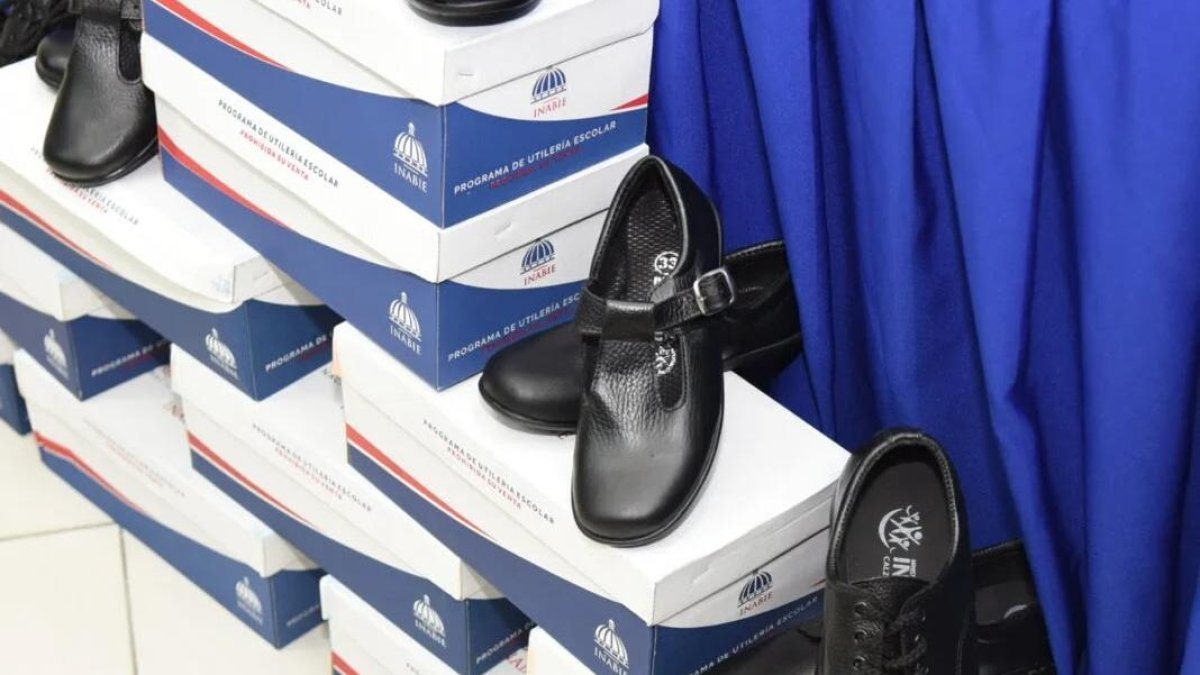 ¿quien-hace-los-zapatos-escolares-de-rd?-hasta-el-80-%-es-fabricado-en-el-pais,-dice-inabie