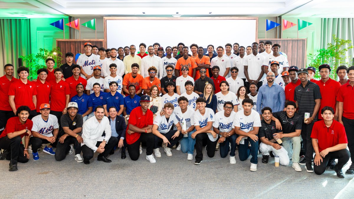 mlb-y-banco-bhd-resaltan-formacion-integral-de-nuevos-prospectos-dominicanos