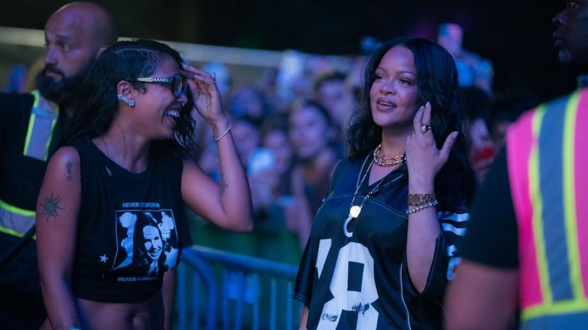 el-emotivo-encuentro-entre-tokischa-y-rihanna-en-el-governors-ball-2026