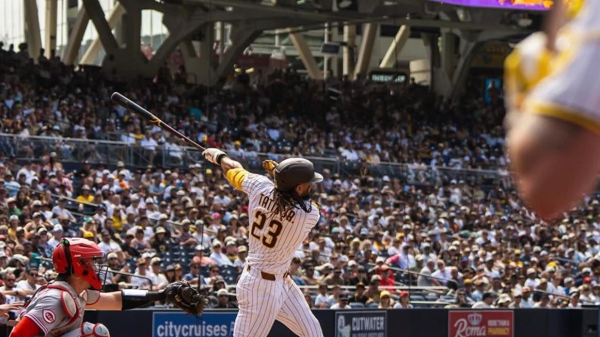 tatis-jr.-desata-la-locura-en-san-diego:-el-hr-que-deja-a-cincinnati-en-el-terreno