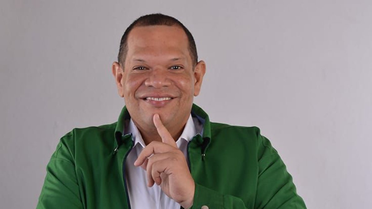 exalcalde-carlos-guzman-niega-retorno-al-pld