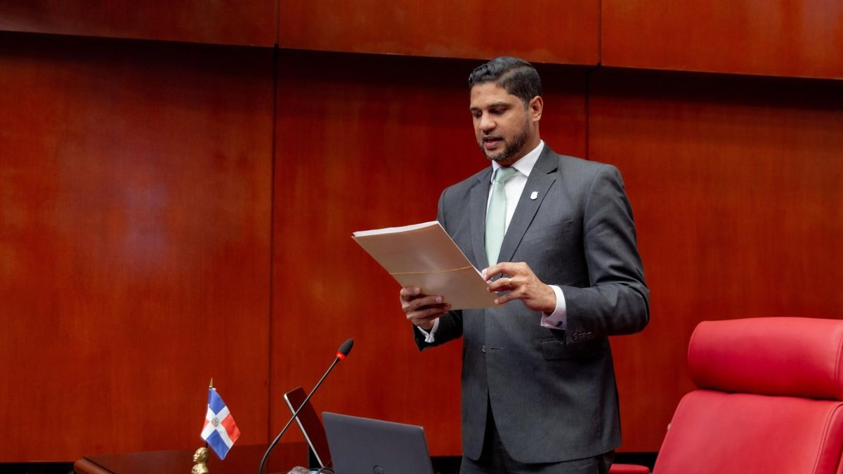 senador-niega-que-se-haya-planteado-aplicar-nuevos-impuestos-a-la-poblacion