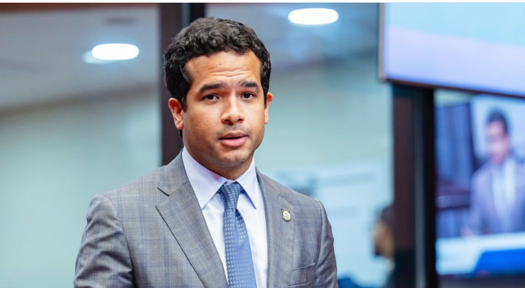 omar-fernandez-y-raul-ovalle-coinciden-en-que-reforma-fiscal-debe-proteger-sectores-de-menores-ingresos