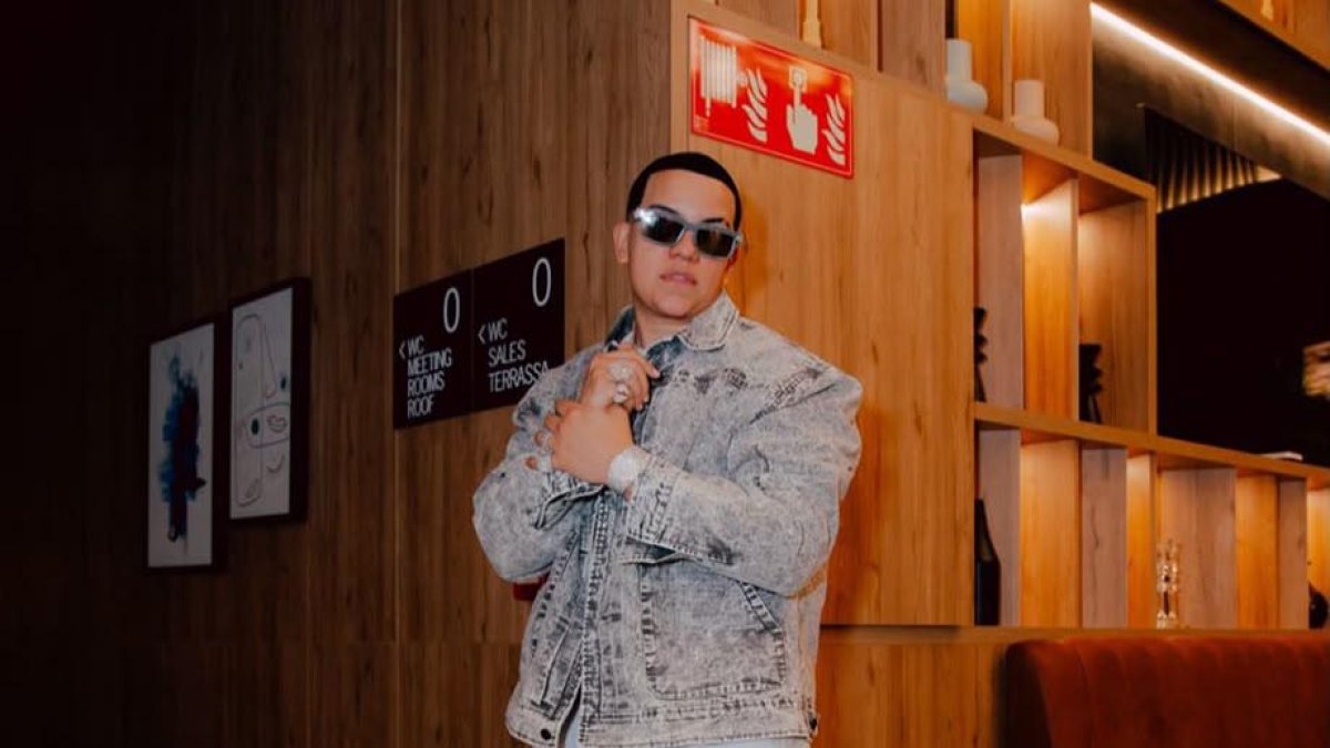 j-alvarez-esta-sold-outs-en-europa-y-america-con-el-“luxury-tour-2026”