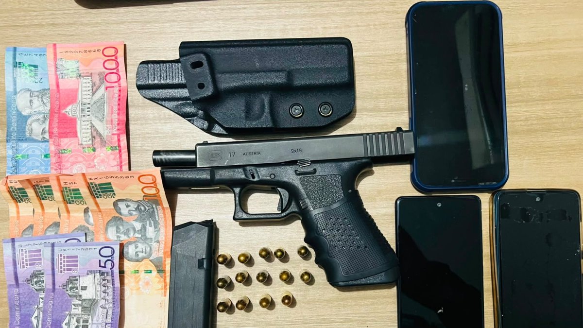 apresan-a-hombre-con-arma-de-fuego,-dinero-y-celulares-en-santiago