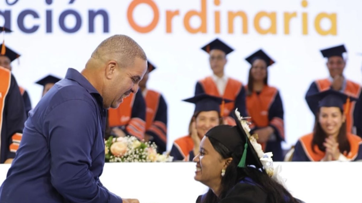 la-polemica-que-dejo-una-propuesta-de-matrimonio-en-una-graduacion