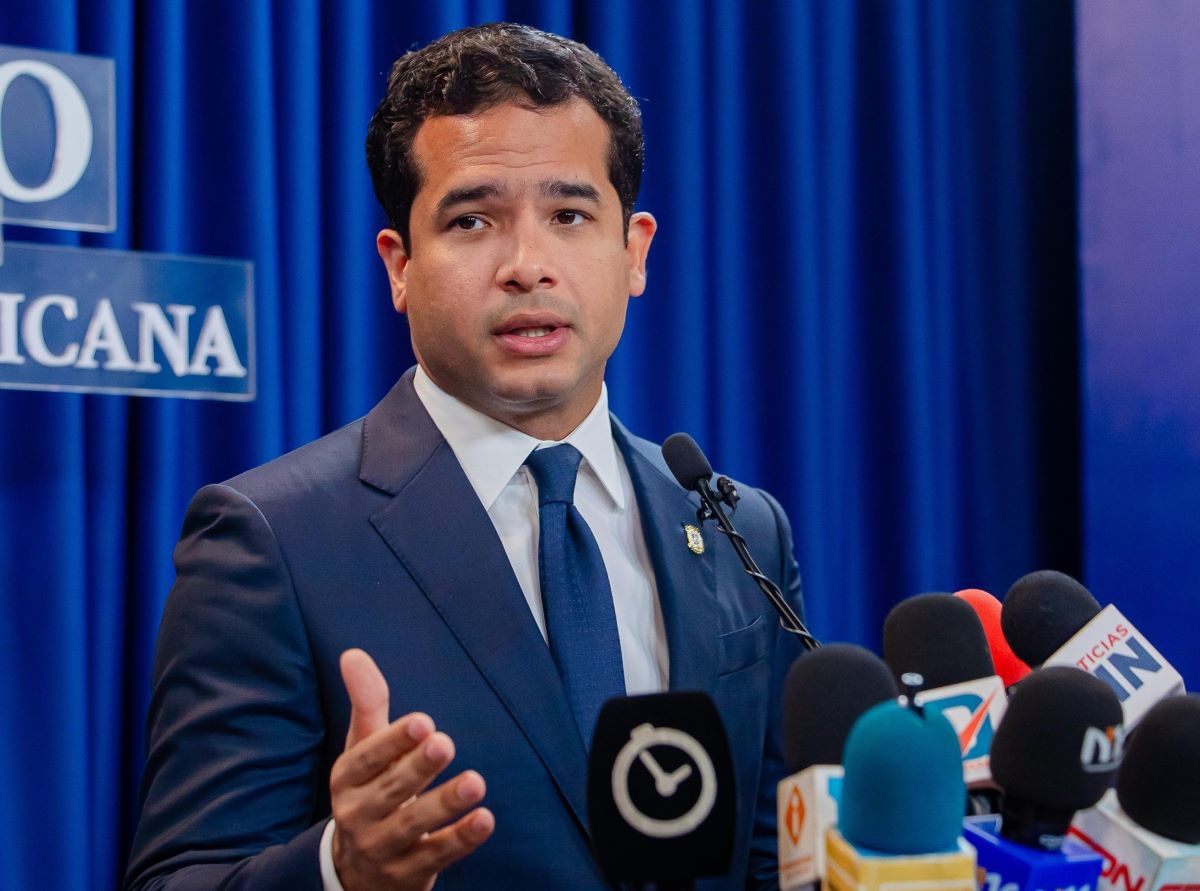 omar-fernandez-sobre-indexacion-salarial:-«la-ley-habla-de-rd$52-mil,-no-menos»