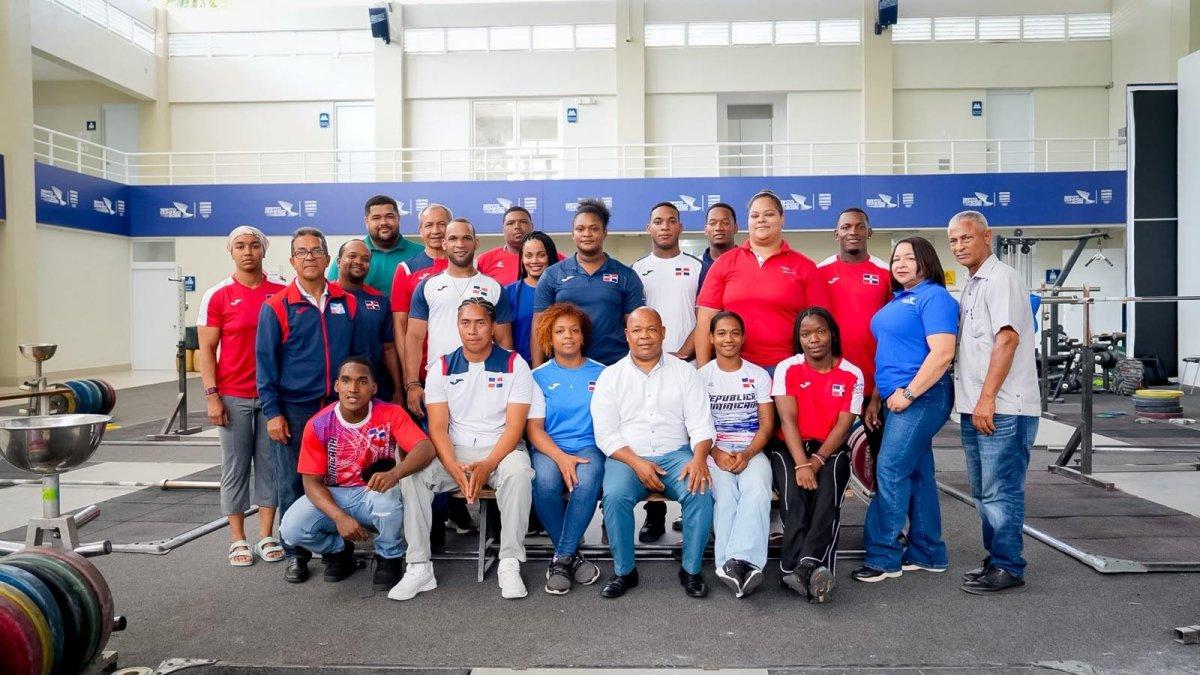 seleccion-dominicana-de-pesas-arma-base-de-entrenamientos-en-jarabacoa