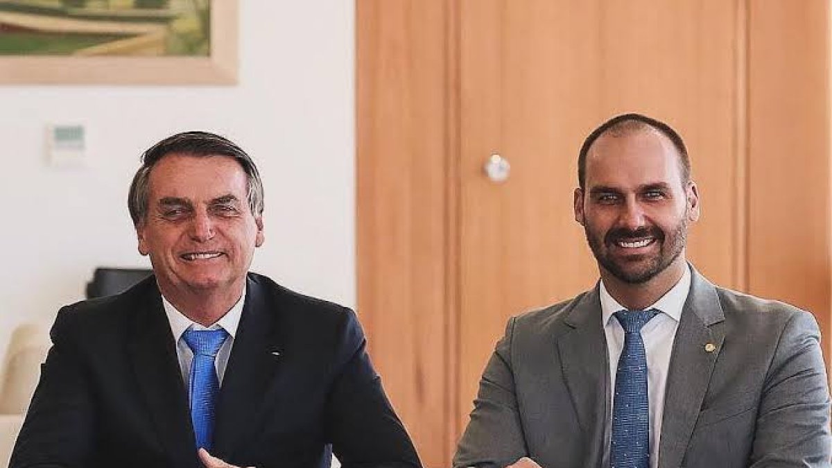 tribunal-supremo-condena-a-hijo-de-bolsonaro-a-cuatro-anos-de-carcel-por-coacciones