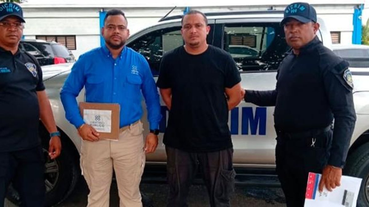 extraditan-a-yan-michel-gil-por-crimenes-en-moca-y-santo-domingo
