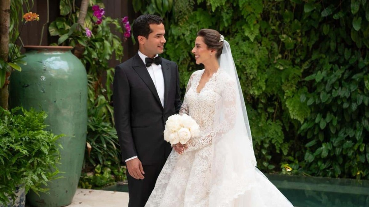 omar-fernandez-y-alexia-rubio-sellan-matrimonio-religioso-en-la-ciudad-colonial