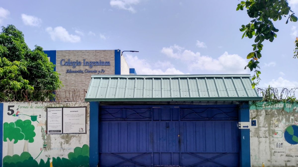 padres-de-estudiantes-denuncian-cierre-de-colegio-en-pantoja-sin-previo-aviso