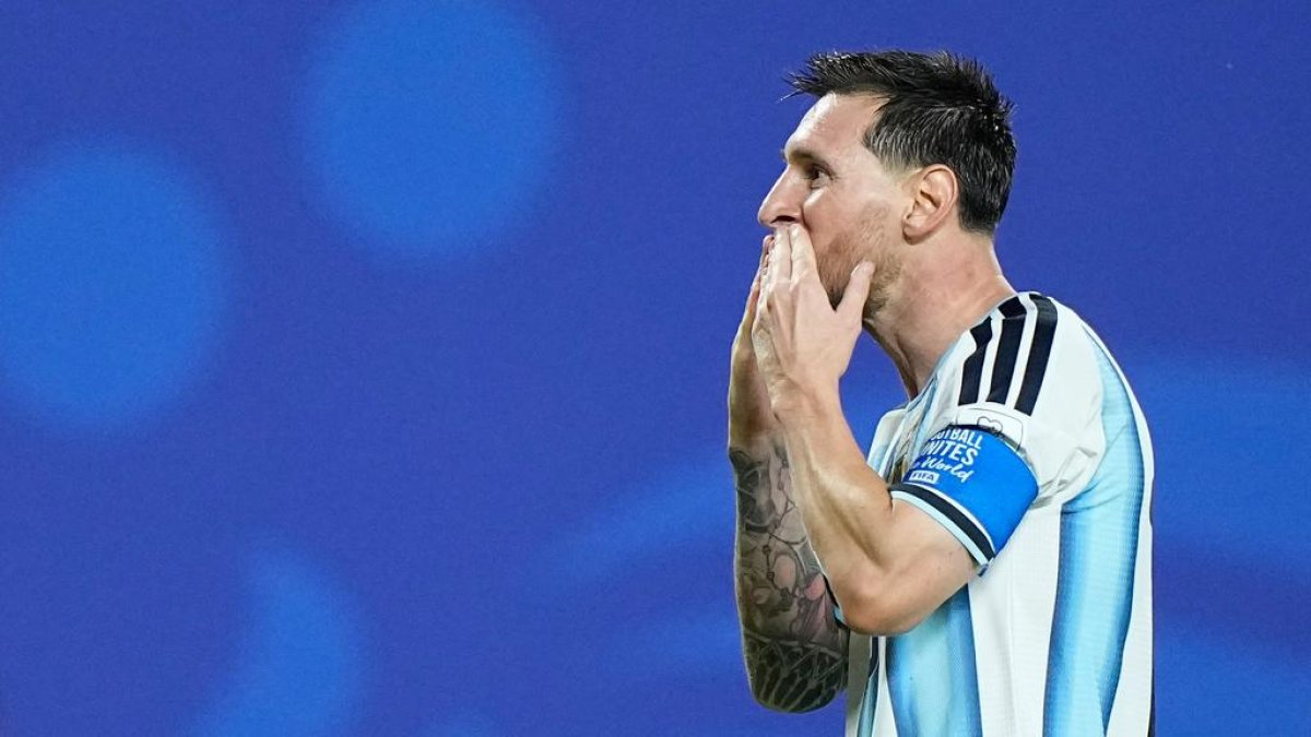messi-busca-record-de-goles-y-avanzar-con-argentina,-mientras-mbappe-se-mantiene-al-acecho