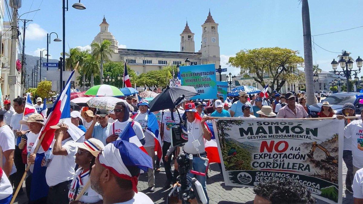 el-movimiento-‘unidos-somos-mas’-marcho-en-san-felipe-contra-la-explotacion-minera-en-la-cordillera-septentrional