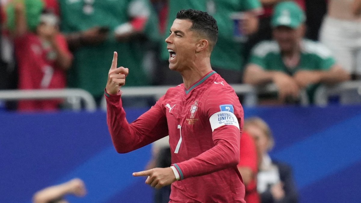 cristiano-ronaldo-silencia-criticas-con-doblete-y-portugal-golea-5-0-a-uzbekistan