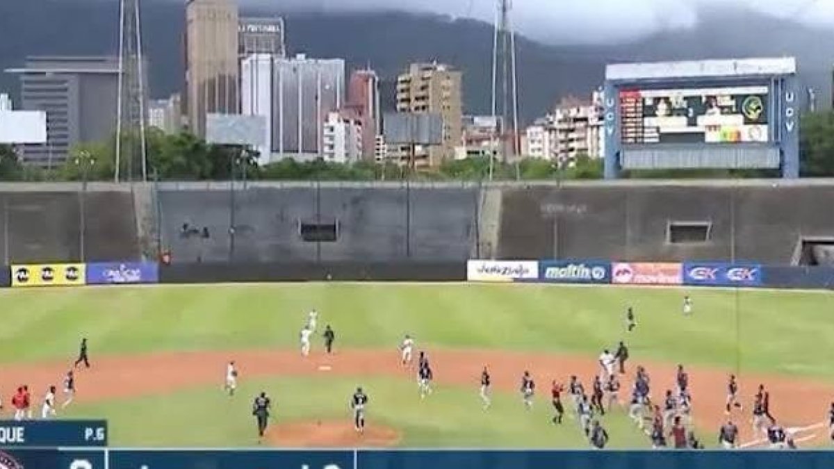 fuerte-sismo-en-venezuela-sorprende-a-jugadores-y-fanaticos