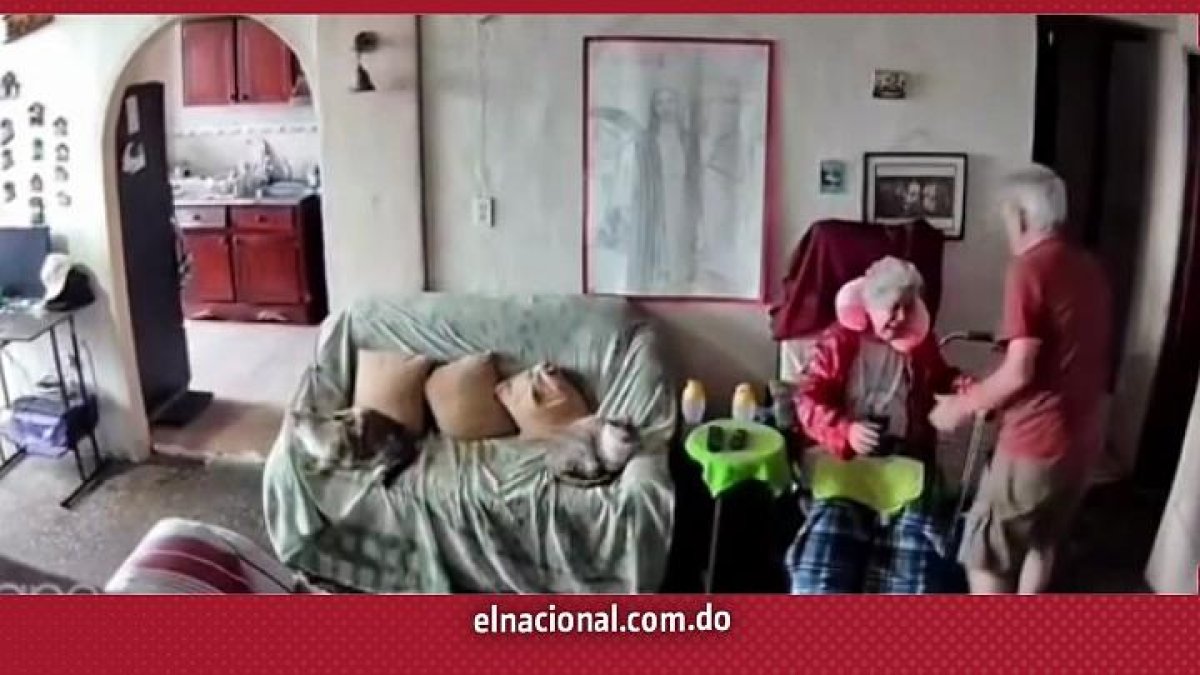 video-de-anciano-que-protege-a-su-esposa-durante-el-terremoto-en-venezuela-conmueve-las-redes