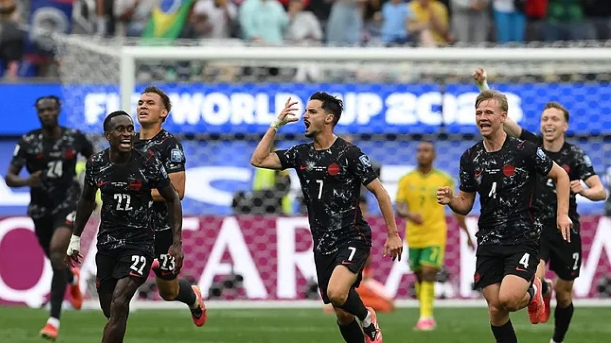 canada-marca-en-el-92-y-vence-1-0-a-sudafrica-para-avanzar-a-octavos-de-final