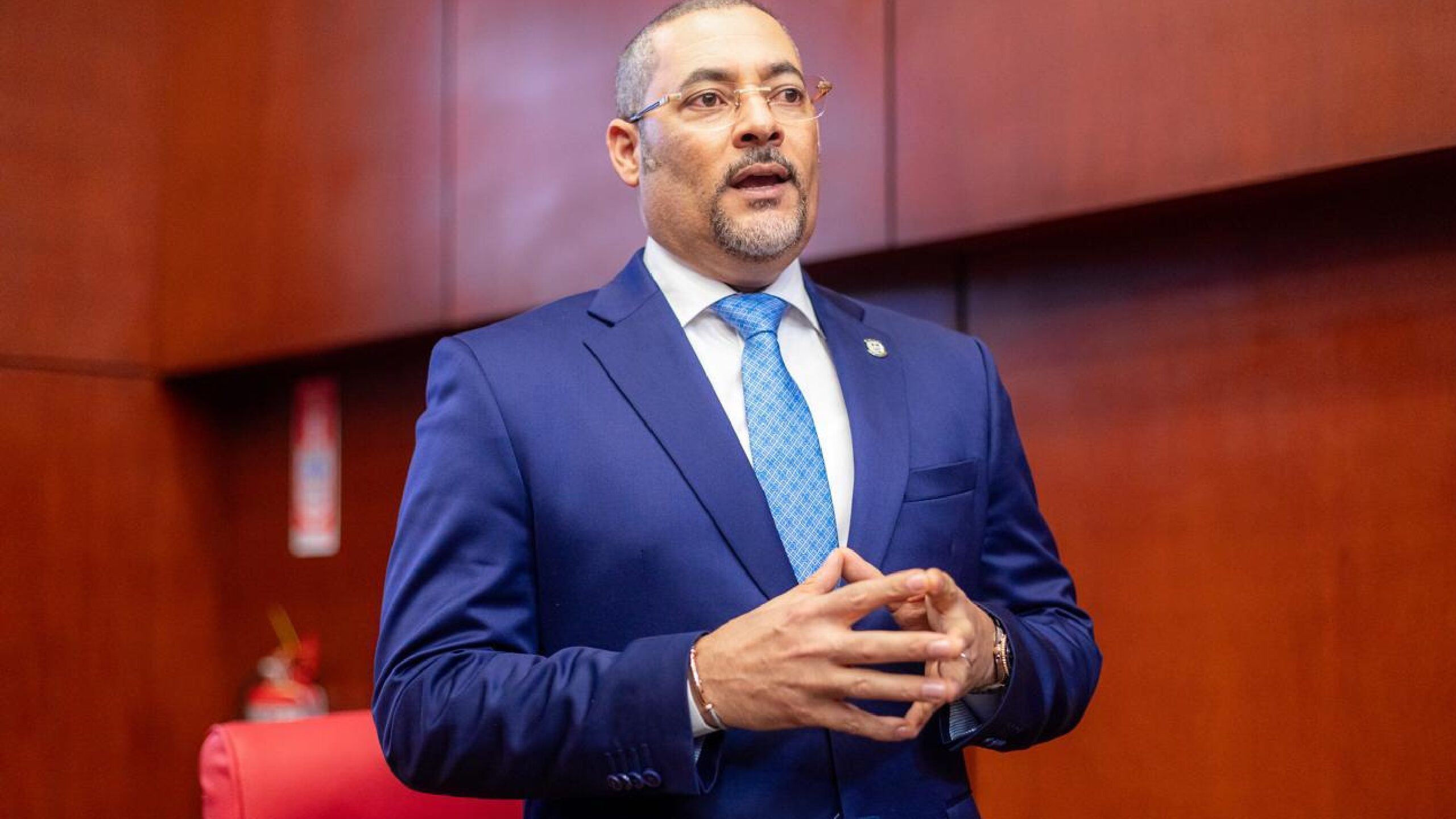 senador-eduard-espiritusanto-somete-proyecto-para-aplazar-entrada-en-vigencia-del-nuevo-codigo-penal