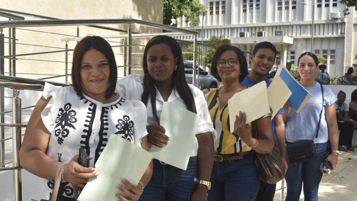 garantiza-continuidad-de-becas-a-886-estudiantes-de-la-uasd-tras-actualizacion-de-expedientes