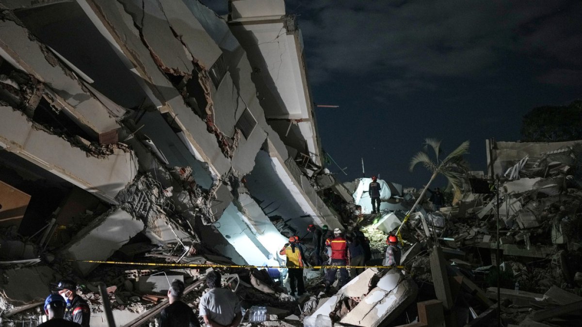 un-nino-de-tres-anos-fue-rescatado-tras-casi-seis-dias-atrapado-por-los-terremotos-en-venezuela