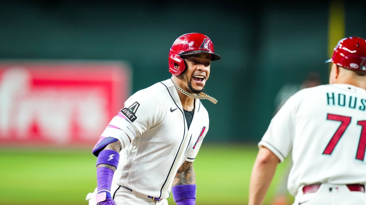 ketel-marte-extiende-su-momento-estelar-con-un-jonron-en-cuarto-juego-seguido