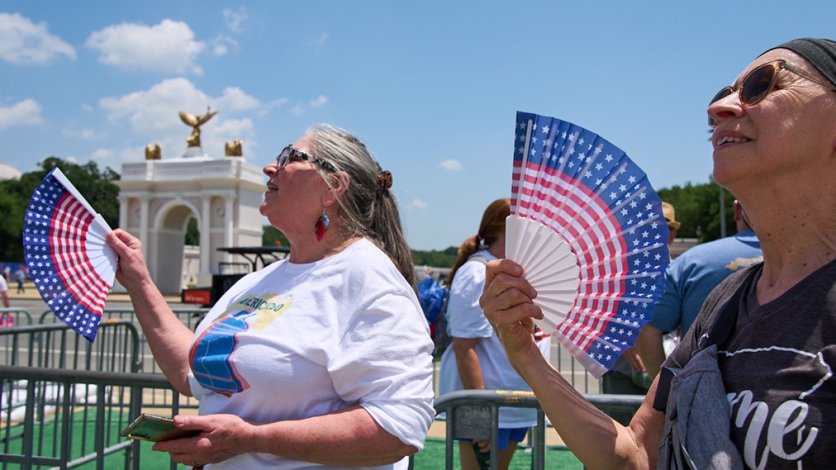 ola-de-calor-complica-las-celebraciones-del-dia-de-la-independencia-en-el-este-de-eeuu