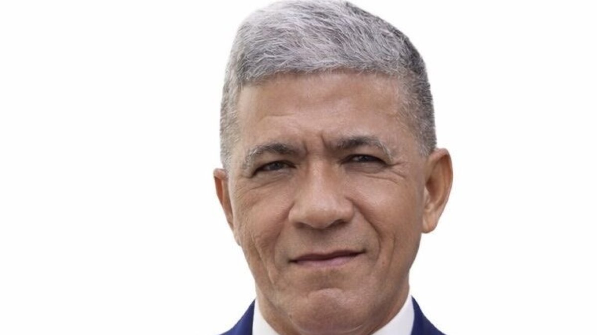 julian-sosa-es-electo-director-de-la-escuela-de-comunicacion-social-de-la-uasd