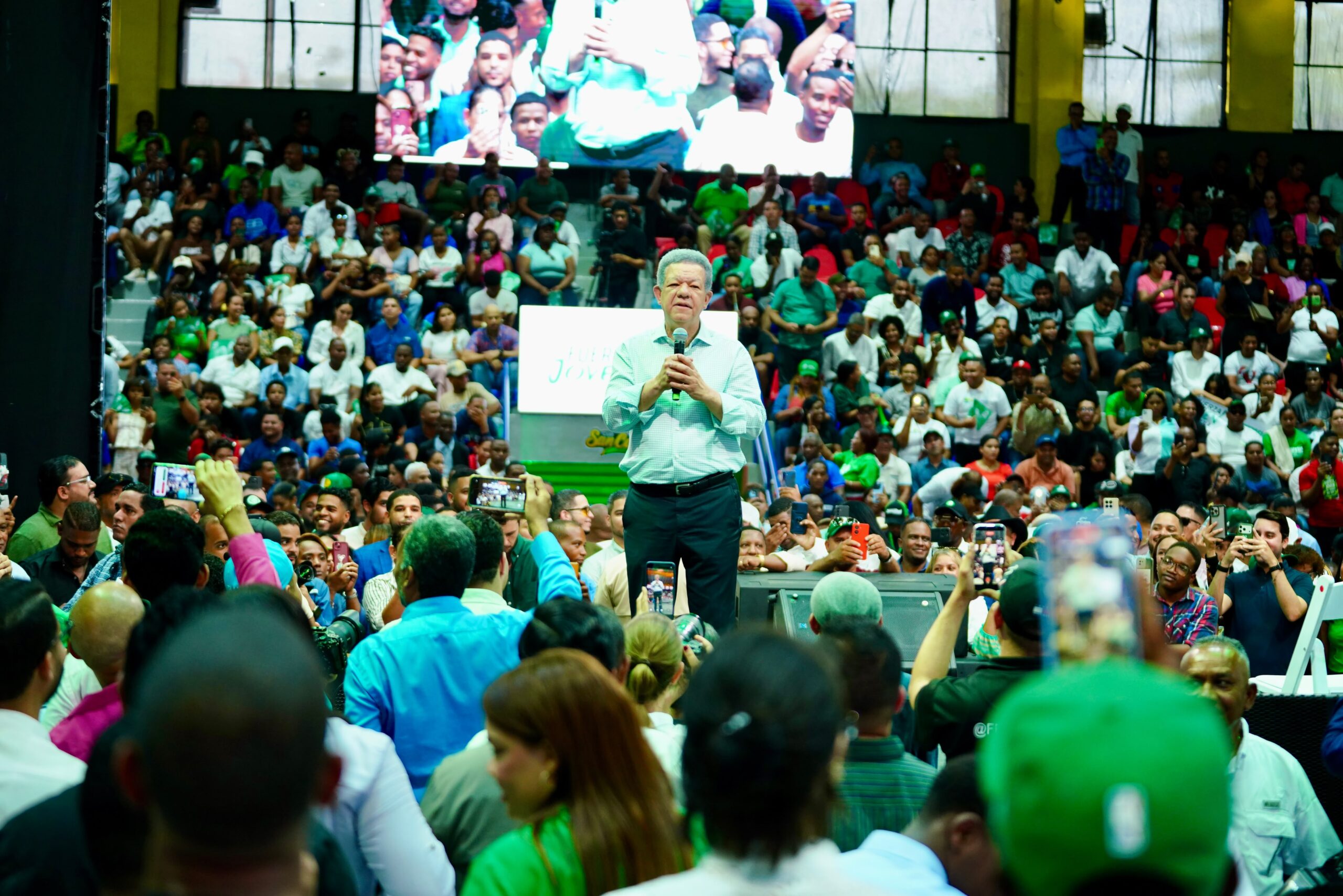“las-multas-se-pagan-con-muerte:-el-gran-retroceso-del-prm”,-asegura-leonel-fernandez
