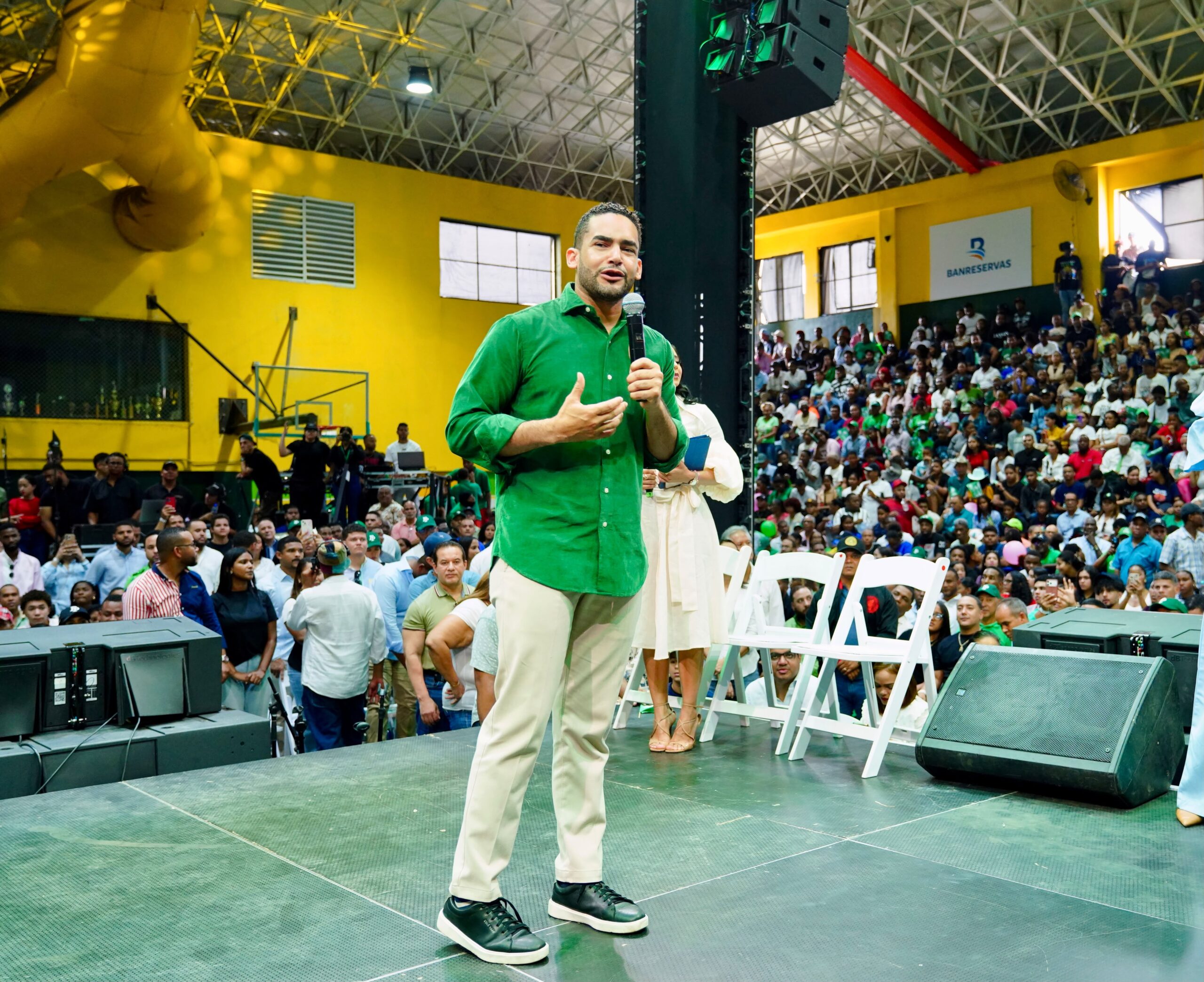 “la-politica-si-sirve-cuando-se-usa-para-servir”,-asegura-lenin-campos,-el-alcalde-mas-joven-de-la-republica-dominicana