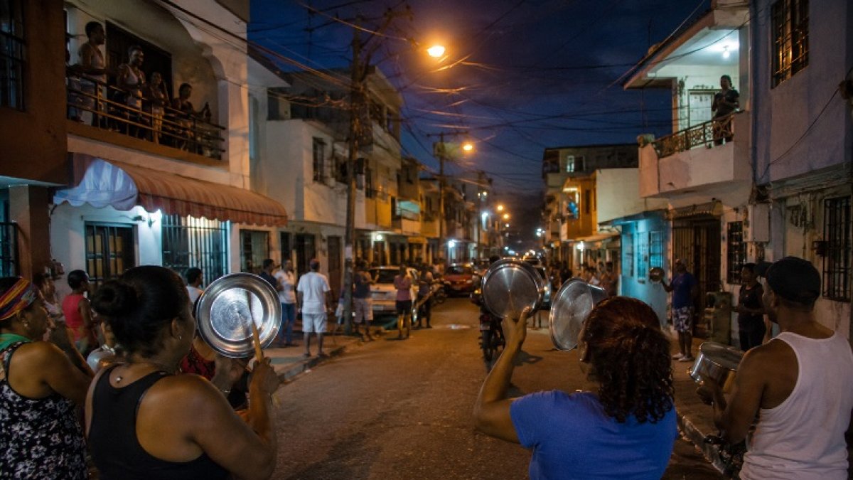 ¡por-tercer-dia!-cacerolazo-se-hace-sentir-en-la-capital