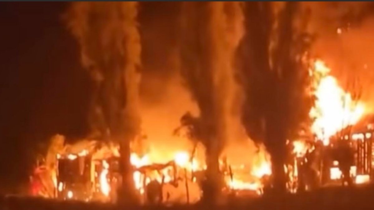 incendio-arrasa-tres-viviendas-en-constanza;-familias-quedan-sin-hogar