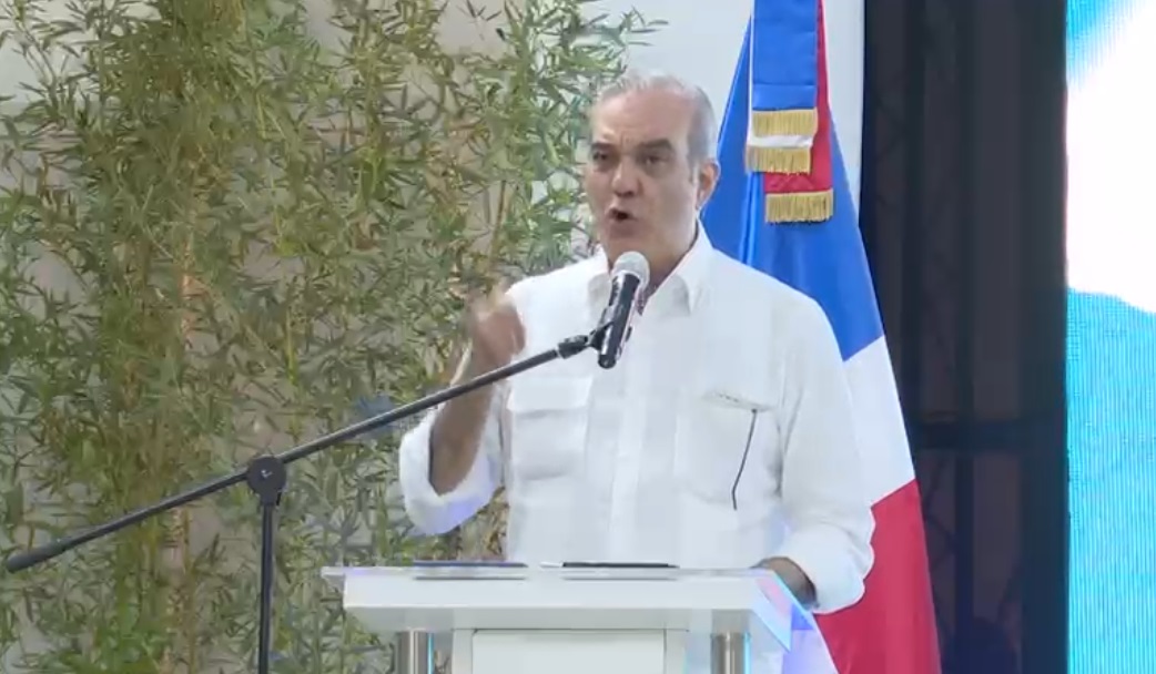 reportaje-a-dos-anos-de-concluir-su-mandato,-abinader-vive-el-momento-mas-dificil-de-sus-gobiernos