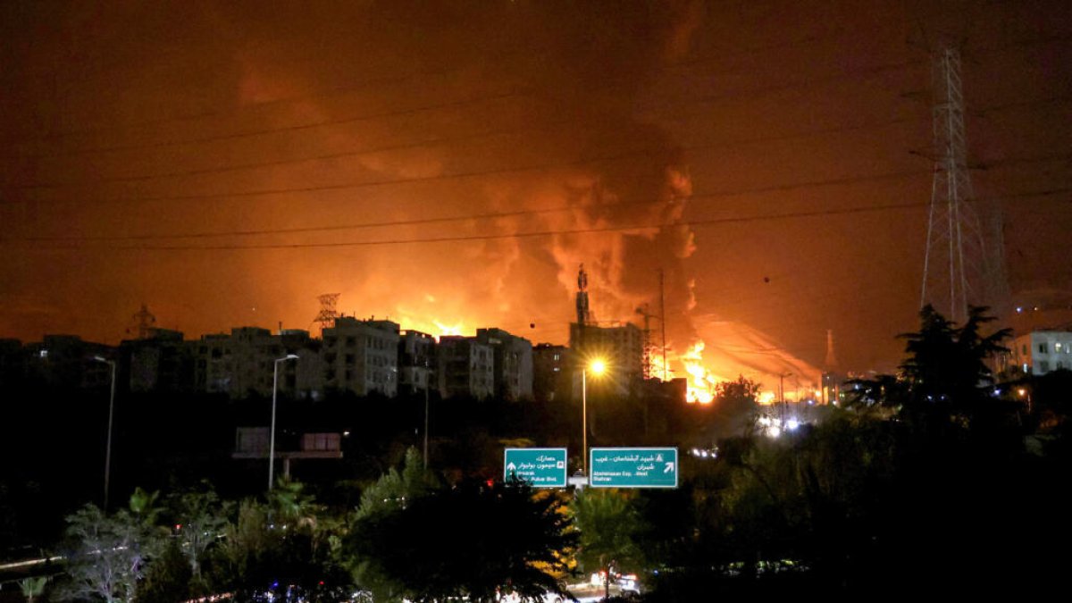 ¡otra-vez!-eeuu-bombardea-iran-como-habia-prometido-trump