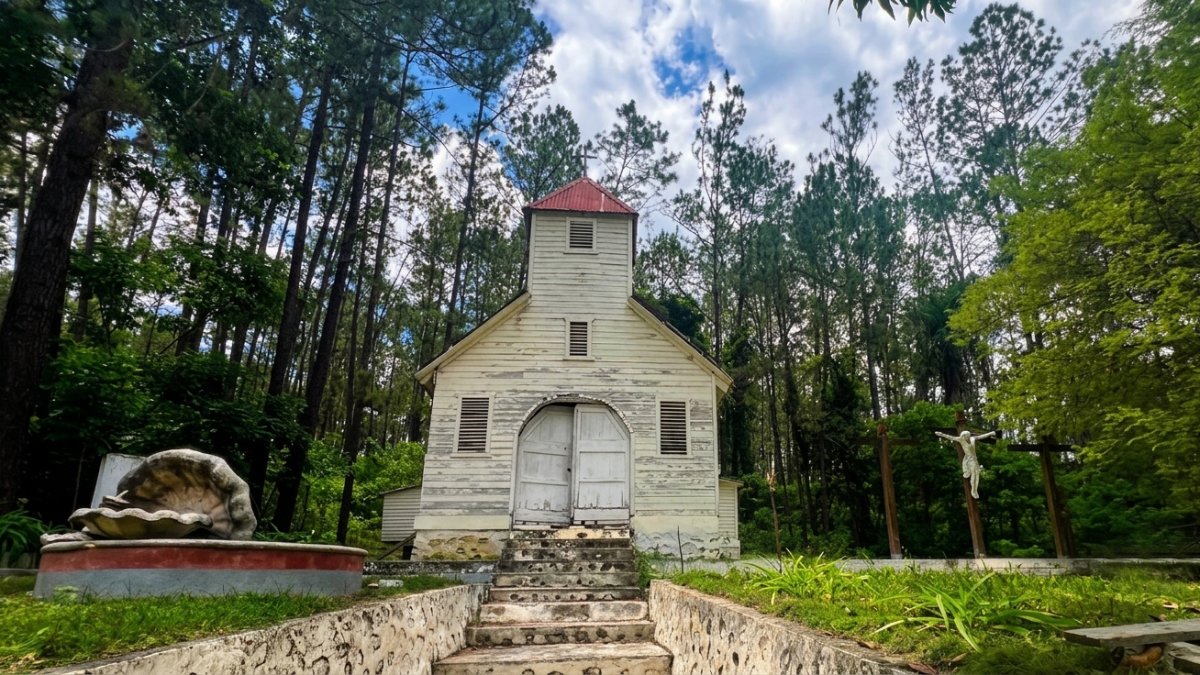 el-santuario-a-la-virgen-de-fatima-agoniza-entre-el-polvo-y-el-abandono-institucional-en-villa-anacaona