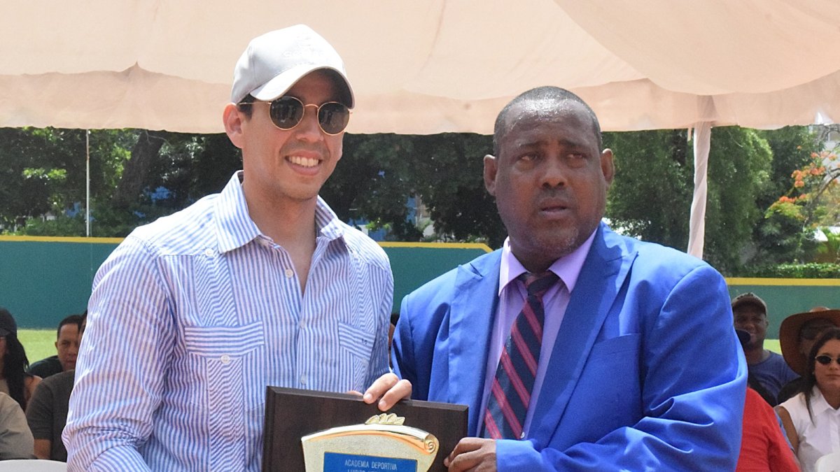 la-academia-luisito-mercedes-inaugura-torneo-beisbol-infantil