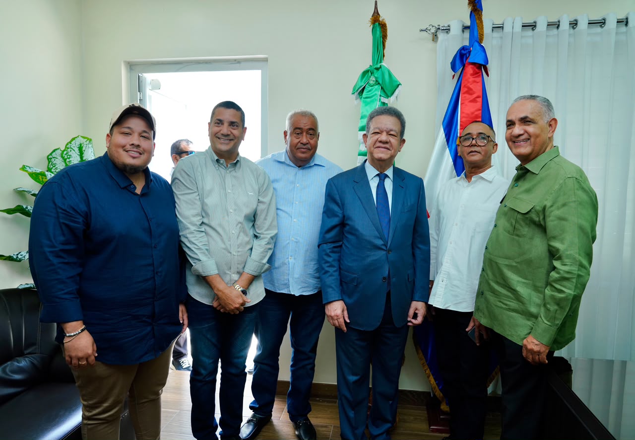 nuevas-adhesiones-a-la-fp-siguen-llegando-tras-visita-de-leonel-a-maria-trinidad-sanchez