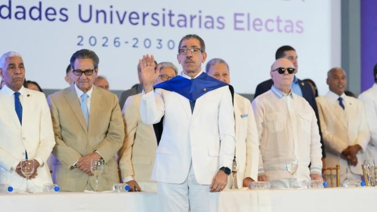 ¿que-significa-la-presencia-de-hipolito-y-carolina-mejia-en-la-uasd?