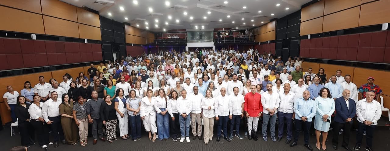 agustin-burgos-fortalece-estructura-del-prm-en-la-vega-con-jornada-de-formacion-en-comunicacion-politica