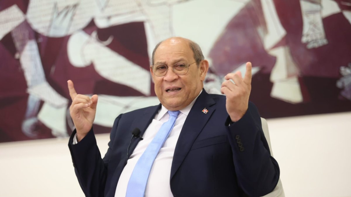 rafael-santos:-«quienes-se-beneficiaron-de-becas-irregulares-tendran-que-pagarlas»